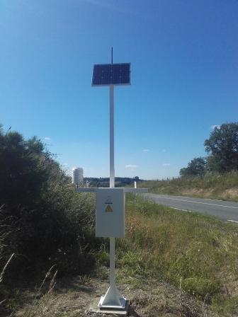 Station météorologique viabilité hivernale bord de route chaussée